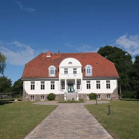 Gutshaus Comfortable Holiday home Ganzlin